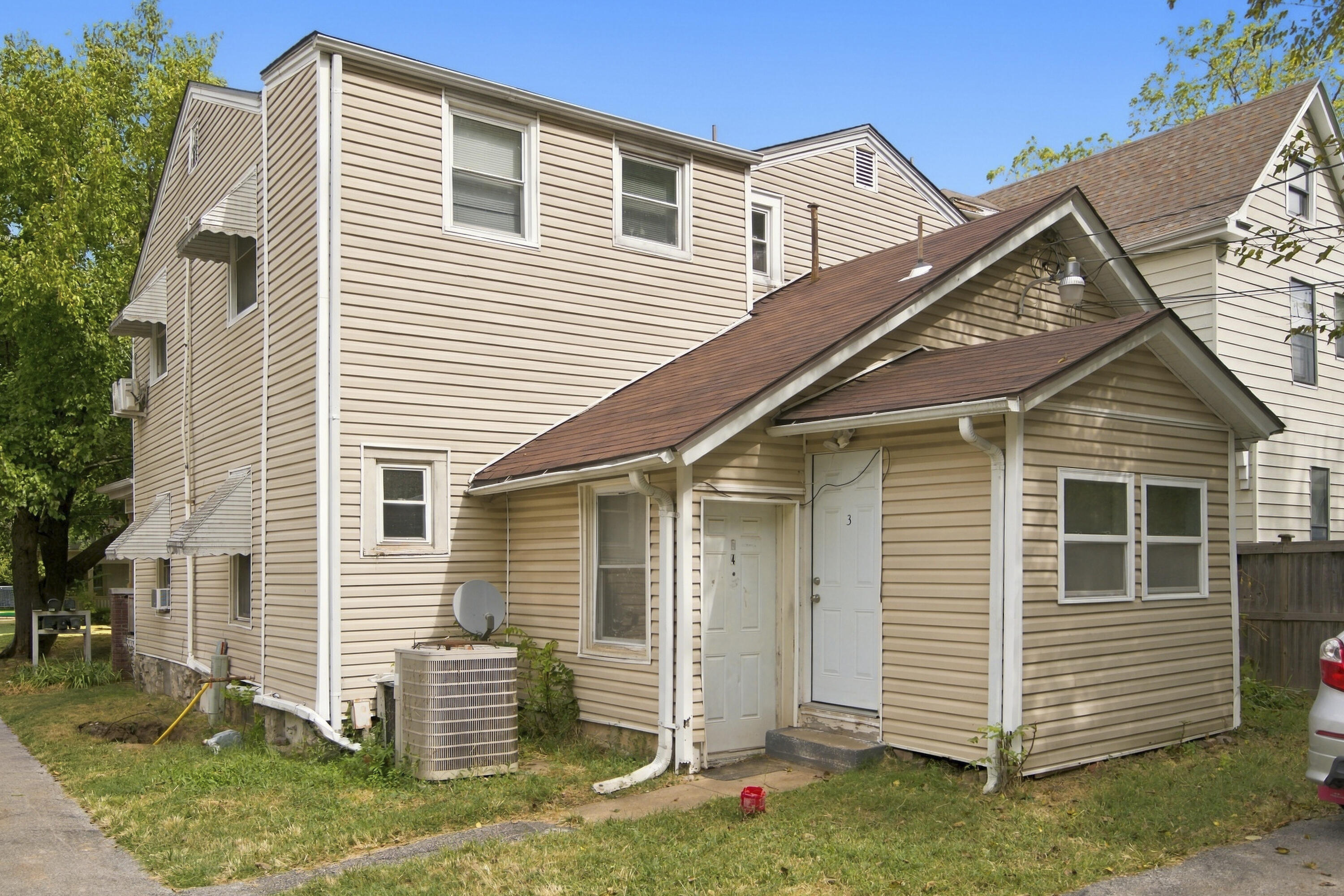 Photo 3 - Residential Income for sale – 806 W Walnut   Springfield, MO