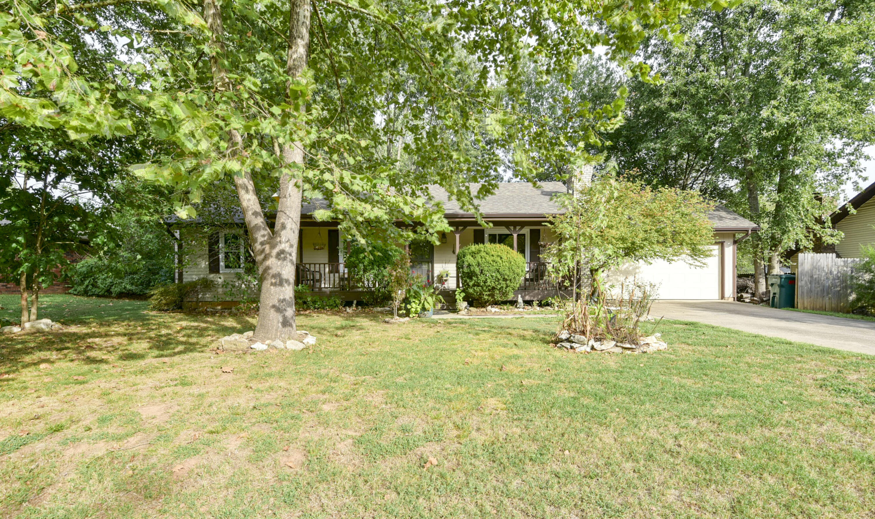 Photo 2 - Residential for sale – 4050 S El Fiesta Avenue  Springfield, MO
