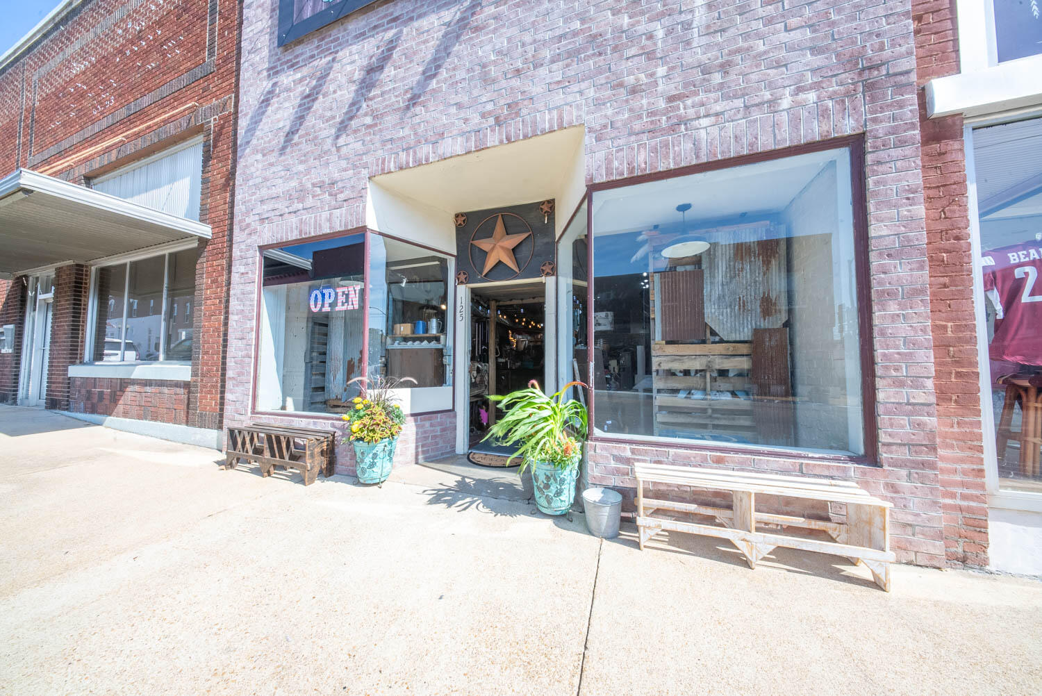 Photo 4 - Commercial Sale for sale – 125 E Main Street  Willow Springs, MO
