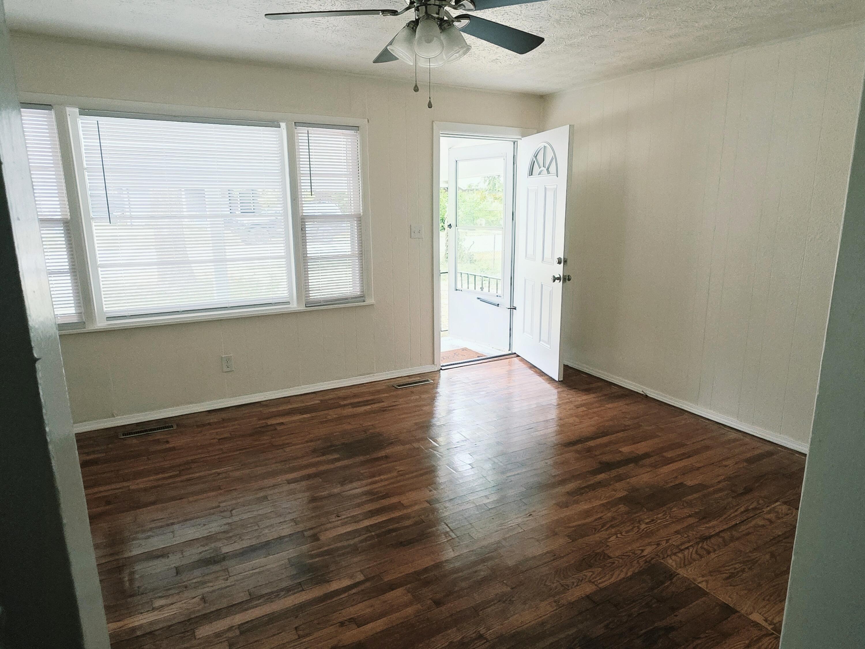 Photo 4 - Residential for sale – 1422 E Blaine   Springfield, MO