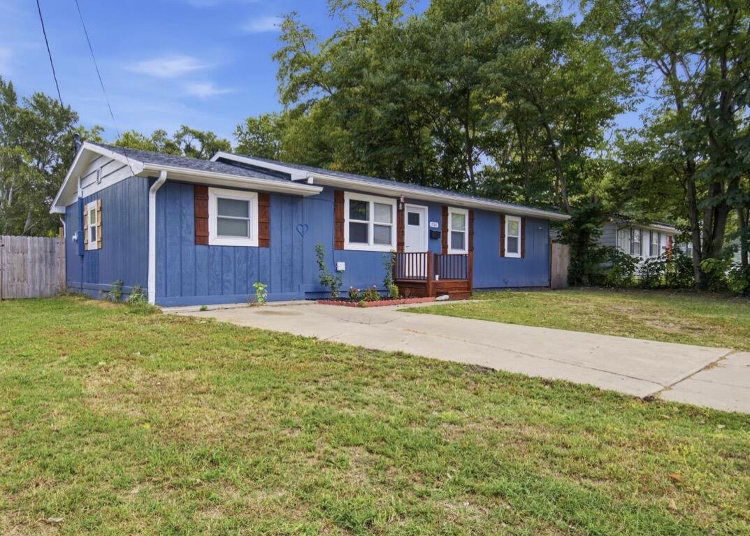 Photo 2 - Residential for sale – 1728 N Oak Grove   Springfield, MO
