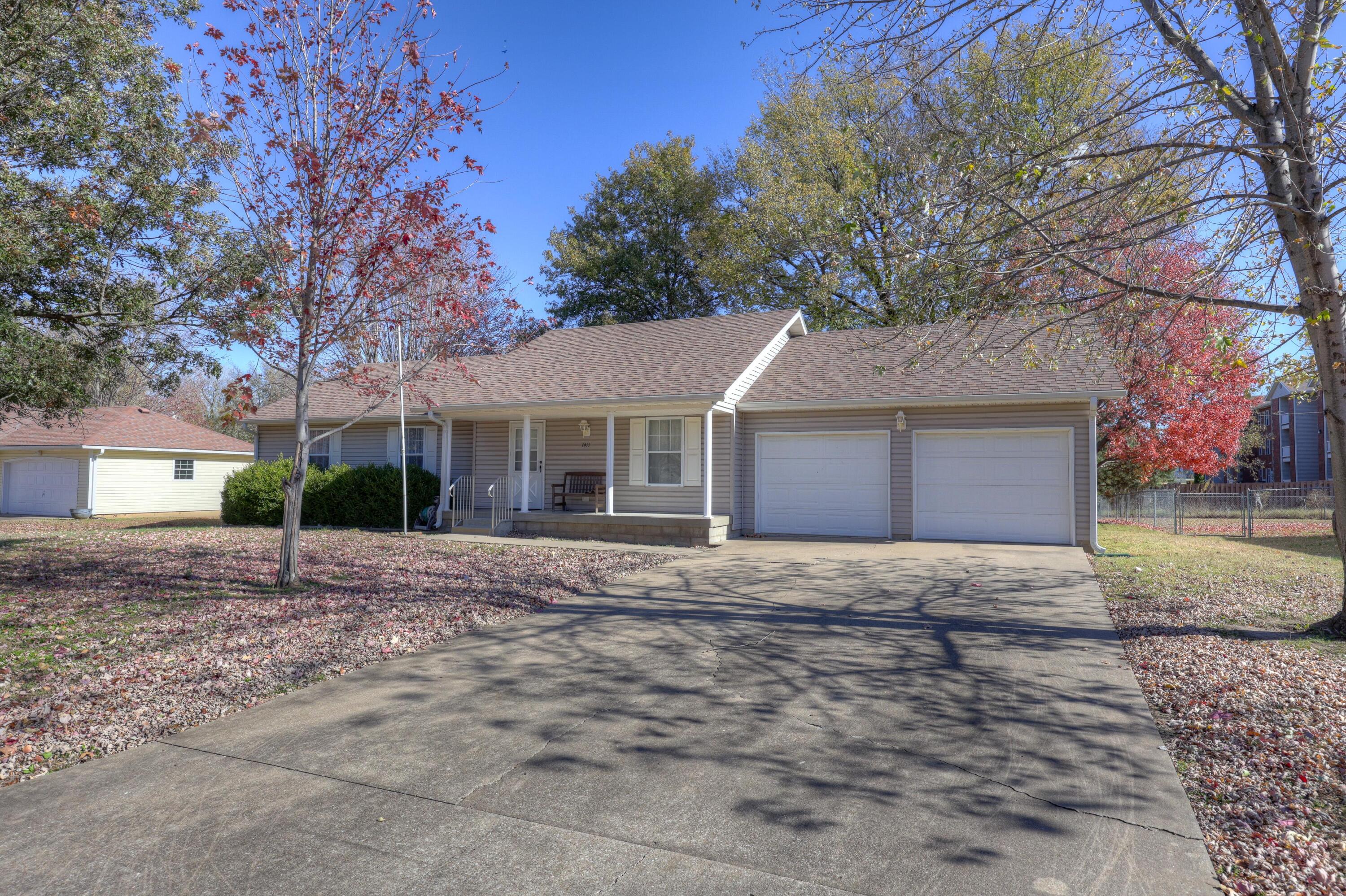 Listing 593368